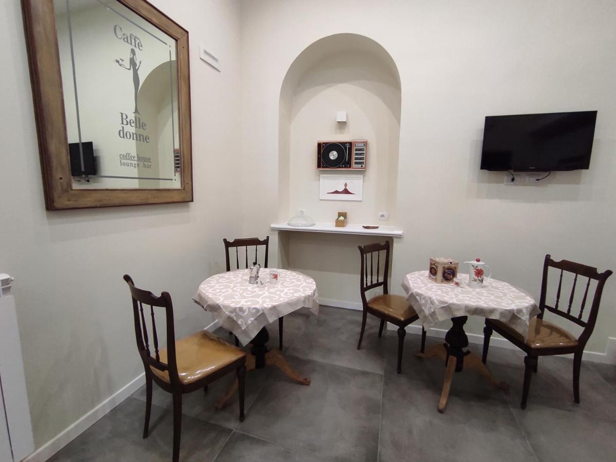 Bed and Breakfast A I R Nacasabella Napoli Екстер'єр фото